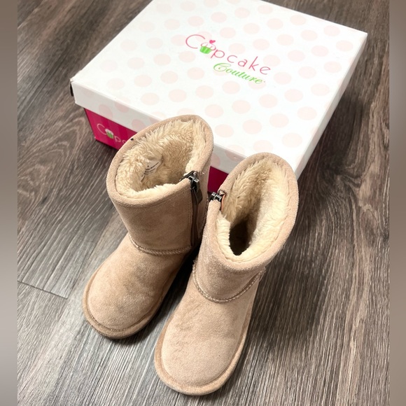 Cupcake couture Lil Comfy Champagne color boots toddler size 7 - Picture 2 of 10